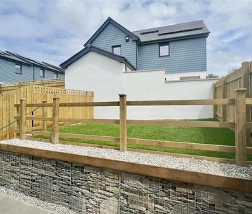 3 bedroom end of terrace house to rent - Photo 2