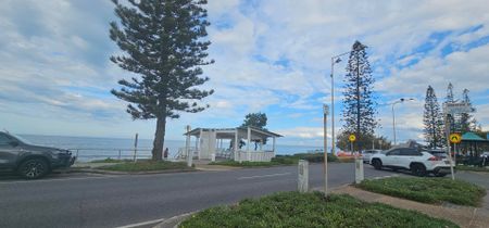 Character Home in Handy Margate Location - Photo 2