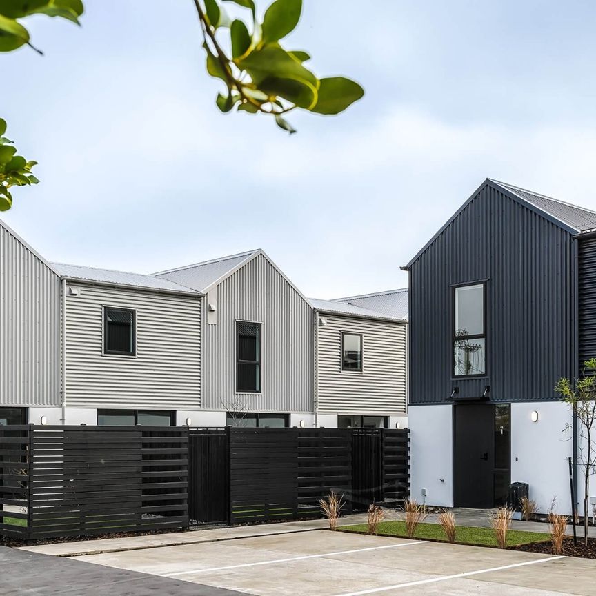 2/45 Dickens Street, Addington - Photo 1