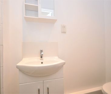 Flat to rent - Dartmouth Road, Forest Hill, SE23 - Photo 5