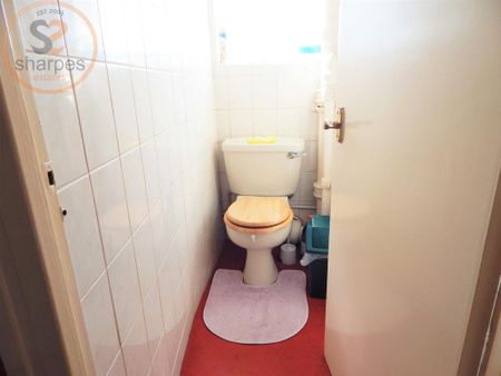 1 bedroom in a house share to rent - Photo 4