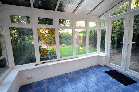 3 bedroom link detached house to rent - Photo 2