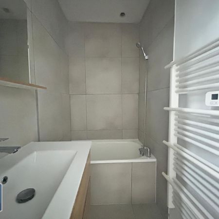 Location Appartement 1 pièce 21m² ST ETIENNE 42000 - Photo 3