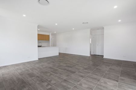 Brand New Executive Residence - Photo 4