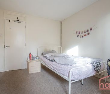 1 bedroom in a flat share to rent - Photo 3