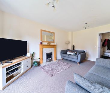 4 bedroom detached house to rent - Photo 2