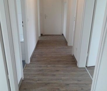 Hier findet jeder seinen Platz: renovierte 3-Zimmer-Wohnung - Photo 2