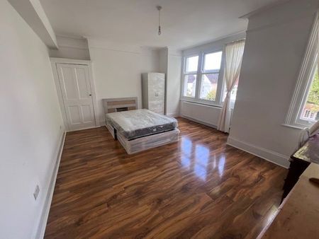 Room in a Shared House, Fawnbrake Avenue, SE24 - Photo 3