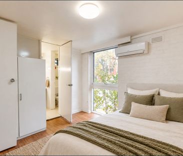 Inner-Melbourne Convenience Meets Comfortable Living - Photo 3