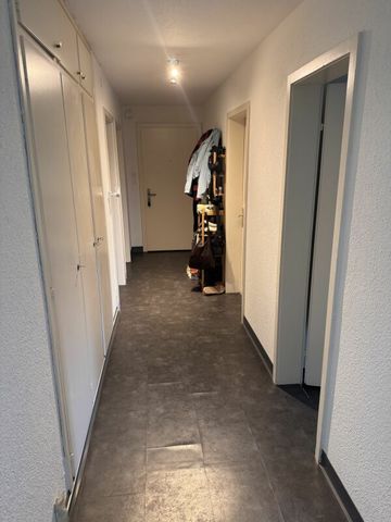 Familienwohnung nähe Schulhaus mit grossen Zimmer und Balkon - Photo 3