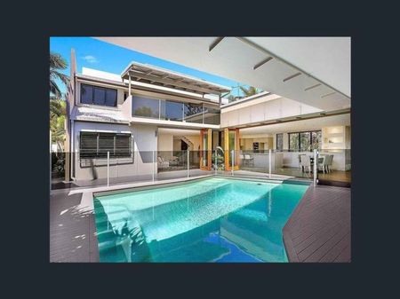 UNDER CONTRACT - Stylish and spacious living at Sunrise Beach - Photo 3