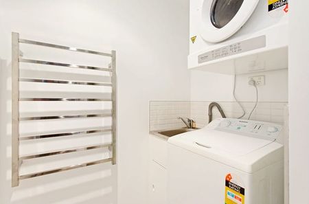 711/565 Flinders Street, Melbourne VIC 3000 - Apartment For Rent | Domain - Photo 2