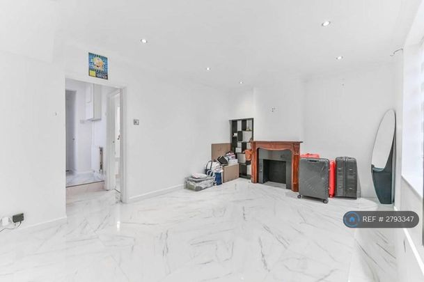 3 bedroom end of terrace house to rent - Photo 1