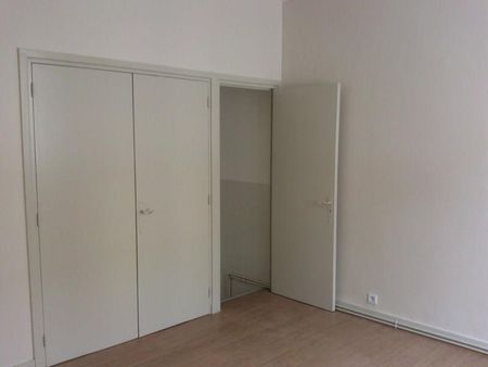 Location Appartement 1 pièce 40m² - Photo 4
