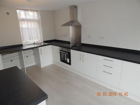 3 bedroom terraced house to rent - Photo 3