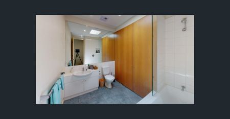 Stylish and Spacious Townhouse in a Prime Richmond Location - Photo 4