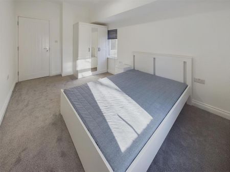 6 bedroom house to rent - Photo 4