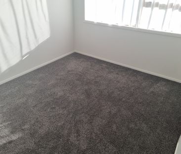 Two Bedroom Townhouse/Unit - Photo 3