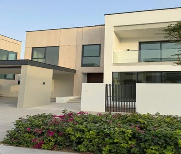 Vacant Close to Community Single Row Close Kitchen - Photo 2