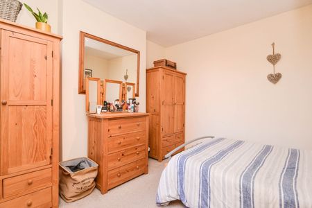 1 Bed Flat, Gambole Road, SW17 - Photo 3