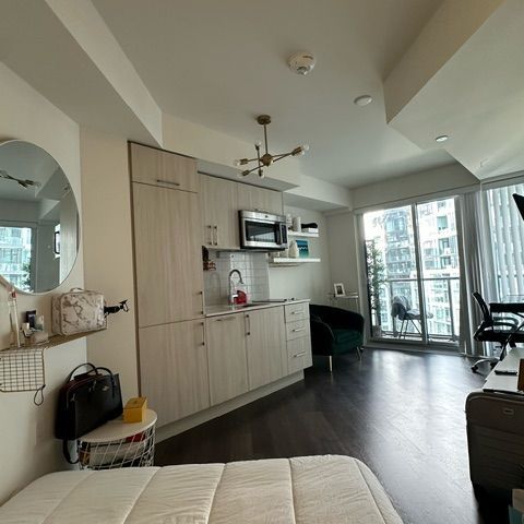 For Lease - 27 Bathurst Street Unit# 701W, Toronto, Ontario - Photo 1