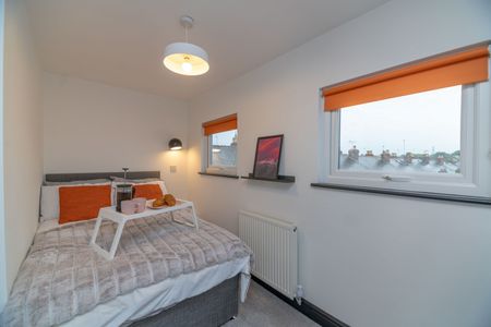 To Rent Whipcord Lane, **Availiable From August 2024 - 6 Bedrooms**, Chester - Photo 4