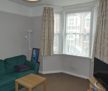 3 bed Terraced - To Let - Photo 2