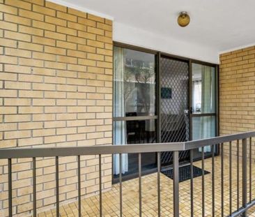 FULLY FURNISHED APARTMENT WITH OUTDOOR LIVING - Photo 5