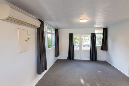 Spacious 3-Bedroom in the sought-after Wakari - Photo 2