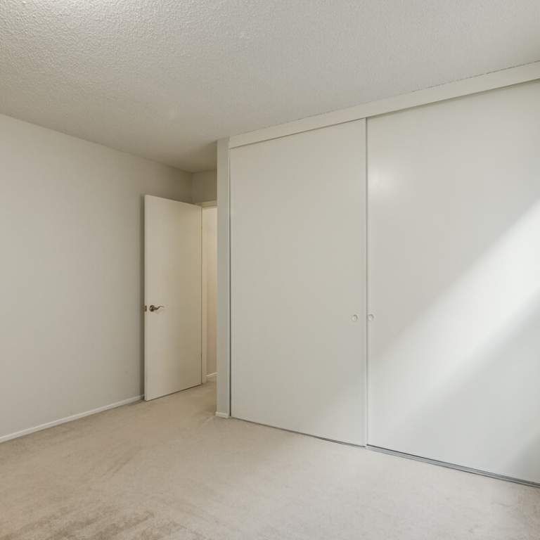 Premier Suite - 1 Bedroom - Photo 1