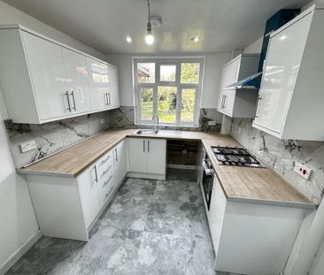 4 bedroom detached house to rent - Photo 6