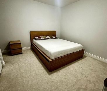 For Lease - 812 Fowles Court, Milton, Ontario - Photo 2