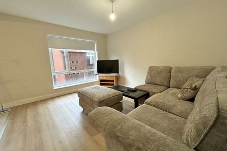 304 College Court Central, Belfast BT1 6BZ - Photo 2