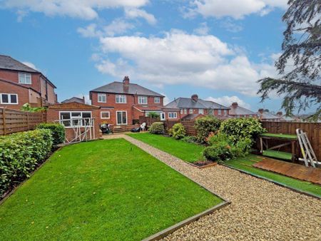 3 bedroom semi-detached house to rent - Photo 4