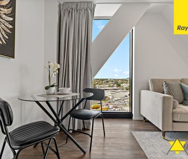 Fully Furnished 11th-Floor Apartment in Ellerslie - Views, Gym & Wa... - Photo 1