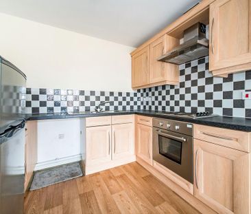 2 bedroom flat to rent - Photo 4