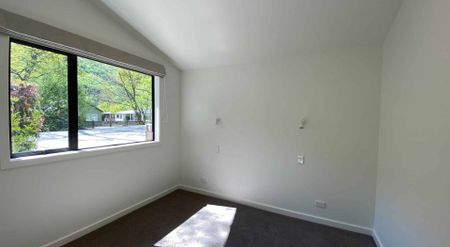 Character, cozy comfort, and convenience - Photo 2