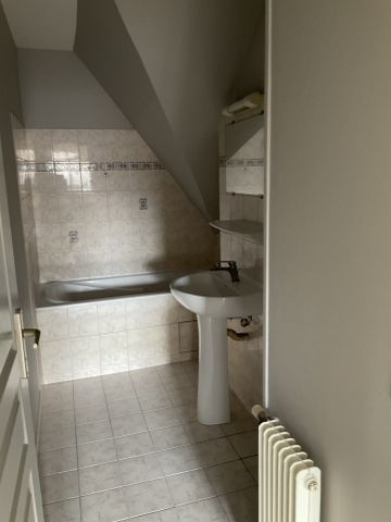 Location Appartement 2 pièces 40m² ST CALAIS 72120 - Photo 2