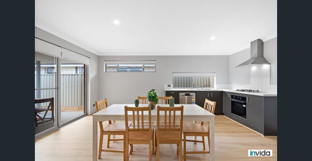 Contemporary, Private Ensuite Room in Golden Bay, WA - $350 per week / Fully Furnished / All Utilities Included - Photo 1