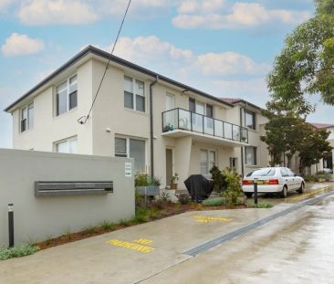 Modern and Sun Filled Two Bedroom In Prime Location - Photo 2