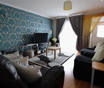 3 bedroom semi-detached house to rent - Photo 2