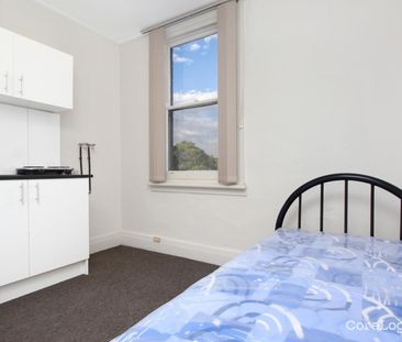 Studio in Prime Location - Photo 1