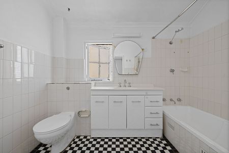 Charming 3-Bedroom Terrace in Tree-Lined Paddington Street - Photo 5