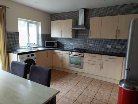 1 bedroom in a house share to rent - Photo 5