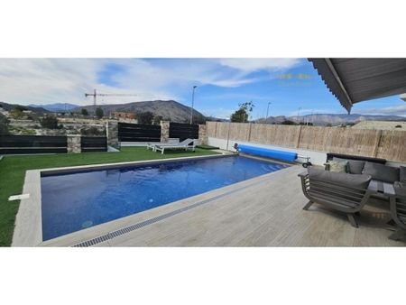 3 room luxury Villa for rent in Finestrat, Spain - Photo 2