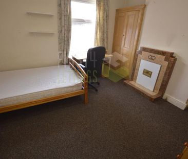 4 bedroom terraced house to rent - Photo 4