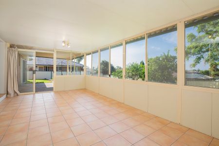 Freshly Updated Family Home!! - Photo 2