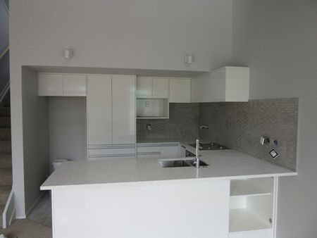 Hobsonville, 34 Liquidambar Drive - Photo 3