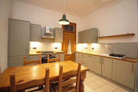 West Princes Street, Woodlands, Glasgow - Photo 2