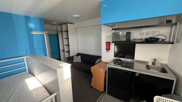 Studio to rent - Photo 1